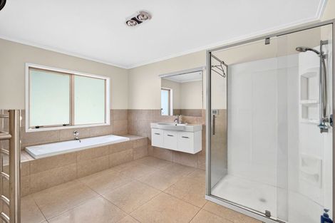 Photo of property in 12 Stevensons Crescent, Albany Heights, Albany, 0793