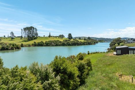 Photo of property in 70 Omahina Street, Raglan, 3225