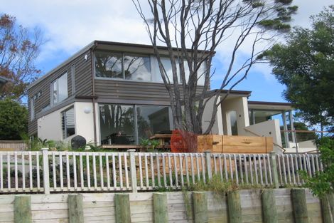 Photo of property in 10 Frenz Drive, Titirangi, Auckland, 0604