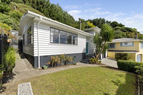 Photo of property in 10 Colonial Grove, Tawa, Wellington, 5028