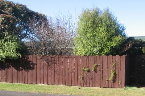 Photo of property in 2 Snowden Place, Opaheke, Papakura, 2113