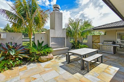 Photo of property in 1 Frank Knight Place, Waiuku, 2123