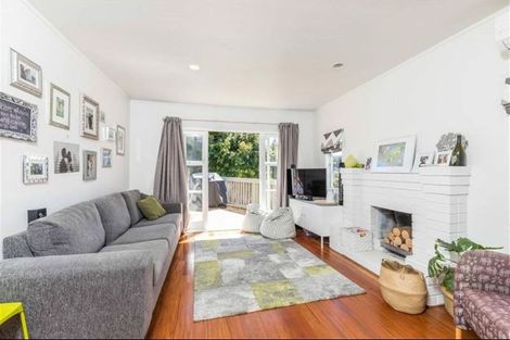 Photo of property in 1/65 Eskdale Road, Birkdale, Auckland, 0626