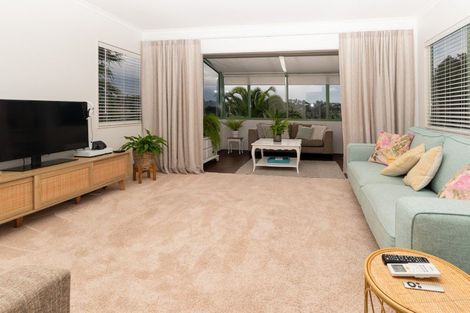Photo of property in 12 Shannon Place, Torbay, Auckland, 0630