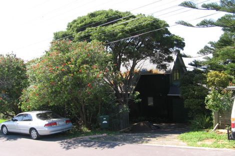 Photo of property in 805 East Coast Road, Northcross, Auckland, 0630