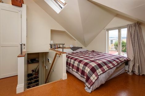 Photo of property in 39 Queen Street, Mount Victoria, Wellington, 6011