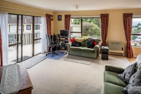 Photo of property in 9 Parkinson Close, Whitby, Porirua, 5024