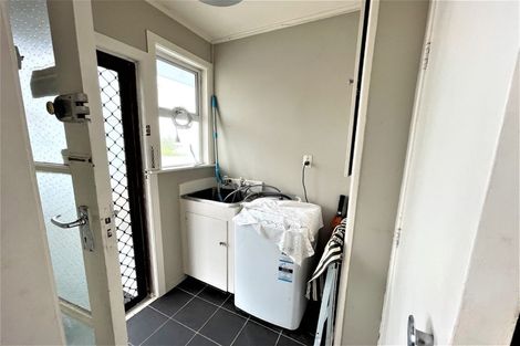 Photo of property in 2/201 Mount Smart Road, Onehunga, Auckland, 1061