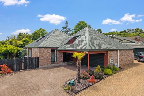 Photo of property in 4 Libra Place, Kawaha Point, Rotorua, 3010