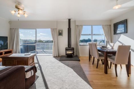 Photo of property in 468 Don Buck Road, Massey, Auckland, 0614