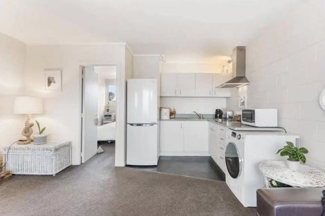 Photo of property in 3n Mountain Road, Mount Wellington, Auckland, 1060