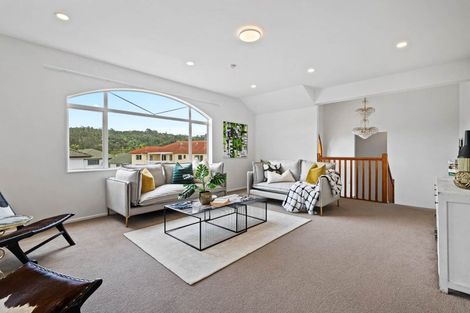 Photo of property in 14 Kinleith Way, Albany, Auckland, 0632