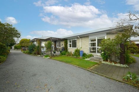 Photo of property in 33 Tintern Avenue, Avonhead, Christchurch, 8042