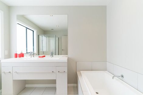 Photo of property in 128 Castlewold Drive, Bethlehem, Tauranga, 3110