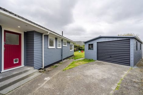 Photo of property in 5 Harlow Grove, Wainuiomata, Lower Hutt, 5014