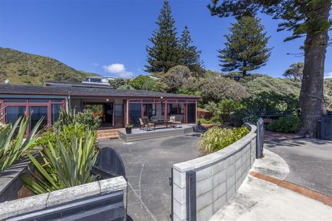 Photo of property in 2/33 Beach Road, Paekakariki, 5034