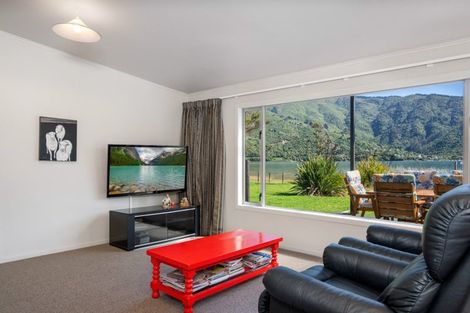 Photo of property in 1755 Queen Charlotte Drive, Linkwater, Picton, 7281