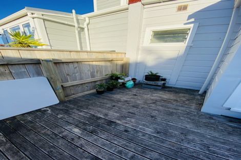 Photo of property in 138 Brougham Street, Mount Victoria, Wellington, 6011