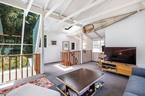 Photo of property in 21 Ferry Road, Days Bay, Lower Hutt, 5013