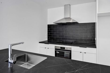 Photo of property in 120 Seaview Road, Westown, New Plymouth, 4310