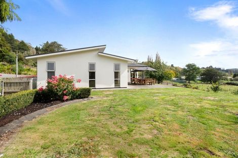 Photo of property in 4 Feltham Street, Hunterville, 4730