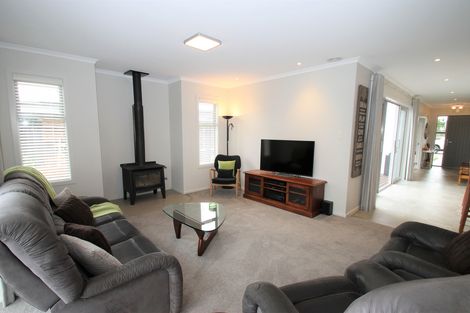 Photo of property in 16 Silver Springs Boulevard, Mosgiel, 9024