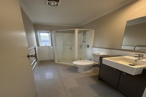 Photo of property in 4 Lorenzo Way, Flat Bush, Auckland, 2016