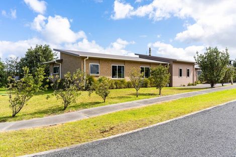 Photo of property in 1 Tua Tua Place, Baylys Beach, Dargaville, 0377