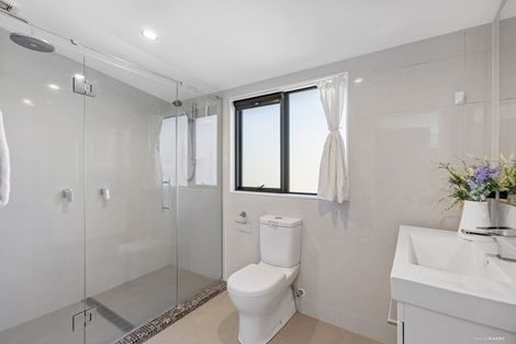 Photo of property in 21 Mariners View Road, Beach Haven, Auckland, 0626