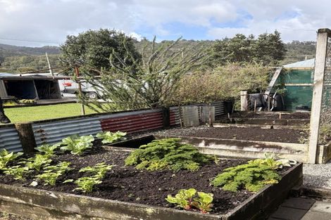 Photo of property in 12 Corbett Street, Hector, 7822