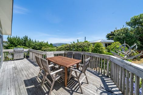 Photo of property in 11 Moray Place, Papakowhai, Porirua, 5024