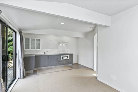 Photo of property in 20 Lincoln Avenue, Tawa, Wellington, 5028