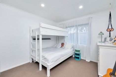 Photo of property in 2/103 Bond Crescent, Forrest Hill, Auckland, 0620