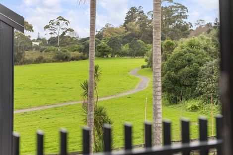 Photo of property in 28 Dawnhaven Drive, Te Atatu Peninsula, Auckland, 0610