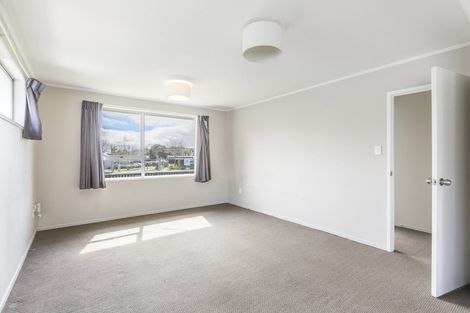 Photo of property in 32 Burundi Avenue, Clendon Park, Auckland, 2103