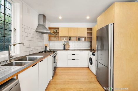 Photo of property in 21 Harland Street, Brooklyn, Wellington, 6021