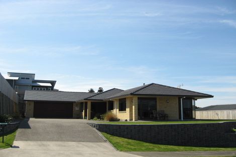 Photo of property in 3 Rotokare Crescent, Whalers Gate, New Plymouth, 4310