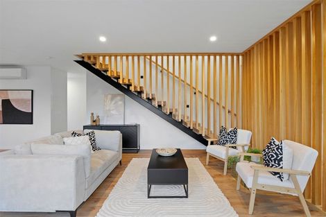 Photo of property in 17 Aratoro Place, Mount Pleasant, Christchurch, 8081