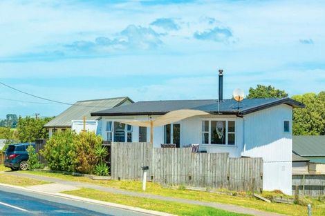 Photo of property in 126 Pukehina Parade, Pukehina, Te Puke, 3189