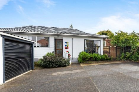 Photo of property in 2/57 Solar Road, Glen Eden, Auckland, 0602
