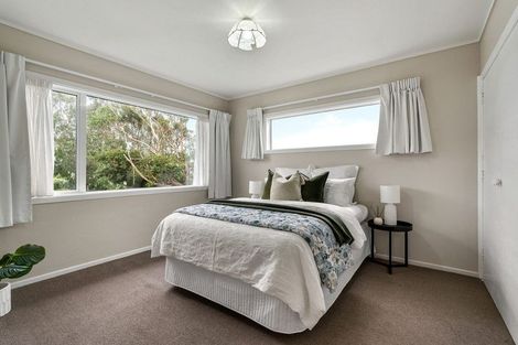 Photo of property in 1/15 Bloomsbury Grove, Newlands, Wellington, 6037