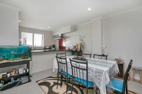 Photo of property in 12 Akeake Lane, Manurewa, Auckland, 2102