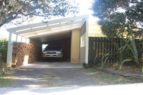 Photo of property in 11 Aperahama Street, Paekakariki, 5034