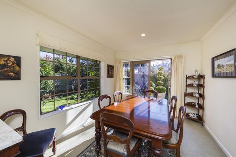 Photo of property in 1 The Oaks, Awapuni, Palmerston North, 4412