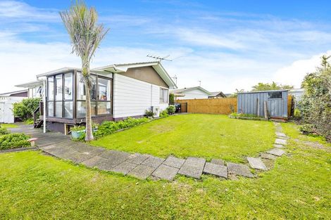 Photo of property in 2/17 Shalimar Place, Clover Park, Auckland, 2019