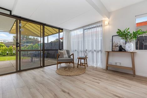 Photo of property in 2/3 Centreway Road, Orewa, 0931