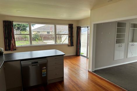 Photo of property in 90 Frensham Crescent, Woolston, Christchurch, 8062