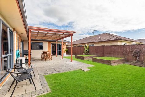 Photo of property in 9 Croftview Road, Wattle Downs, Auckland, 2103