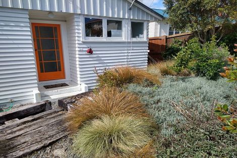 Photo of property in 24 Banks Street, Marfell, New Plymouth, 4310