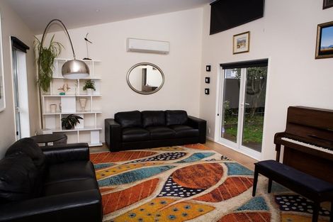 Photo of property in 18 Paddington Grove, Karori, Wellington, 6012